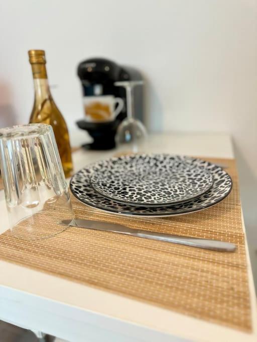 Superbe Appartement Tres Calme Et Confortable Reims Buitenkant foto