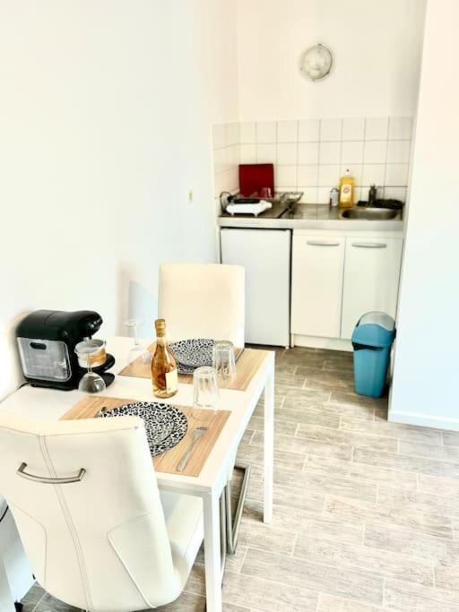 Superbe Appartement Tres Calme Et Confortable Reims Buitenkant foto