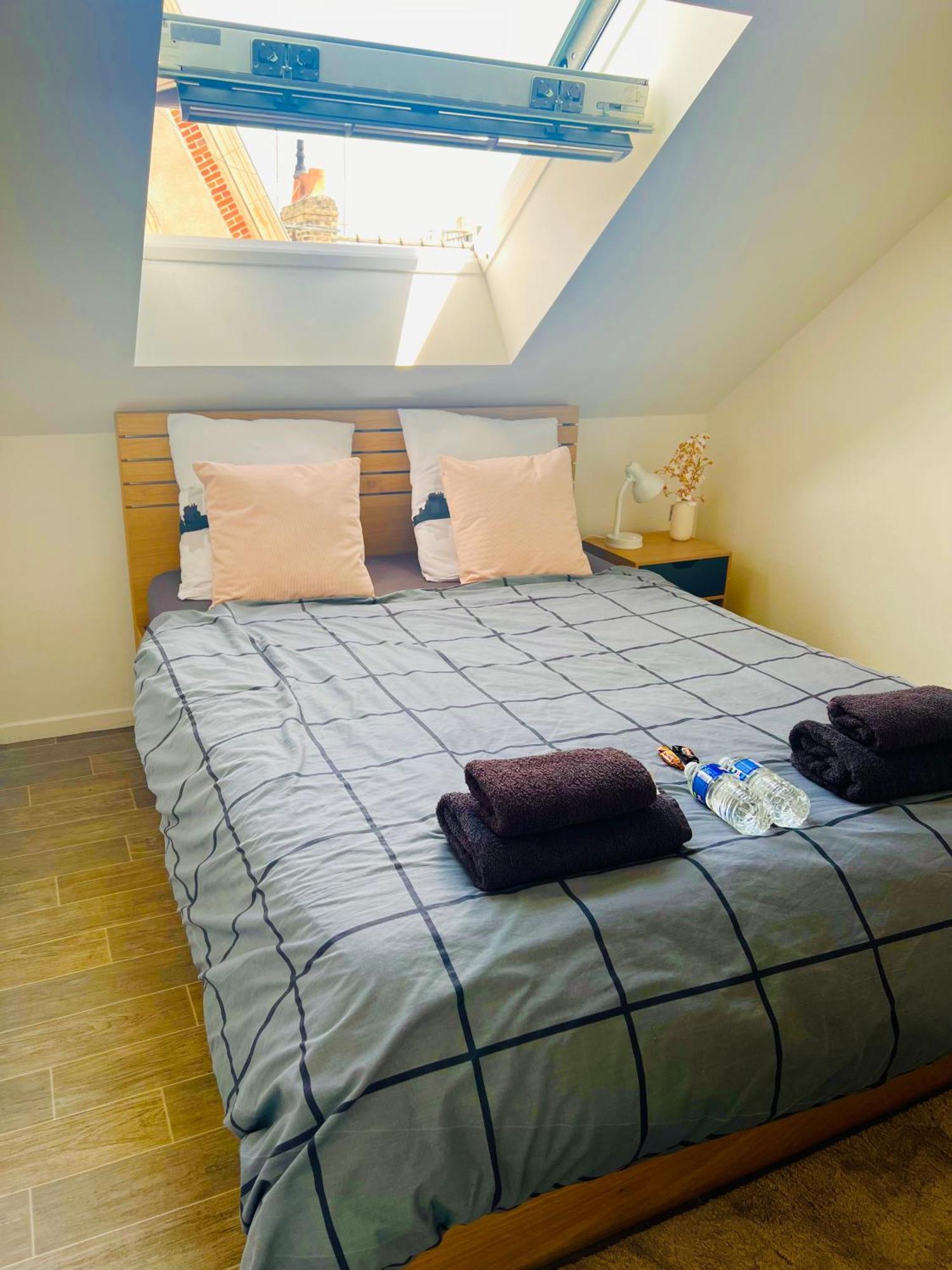 Superbe Appartement Tres Calme Et Confortable Reims Buitenkant foto